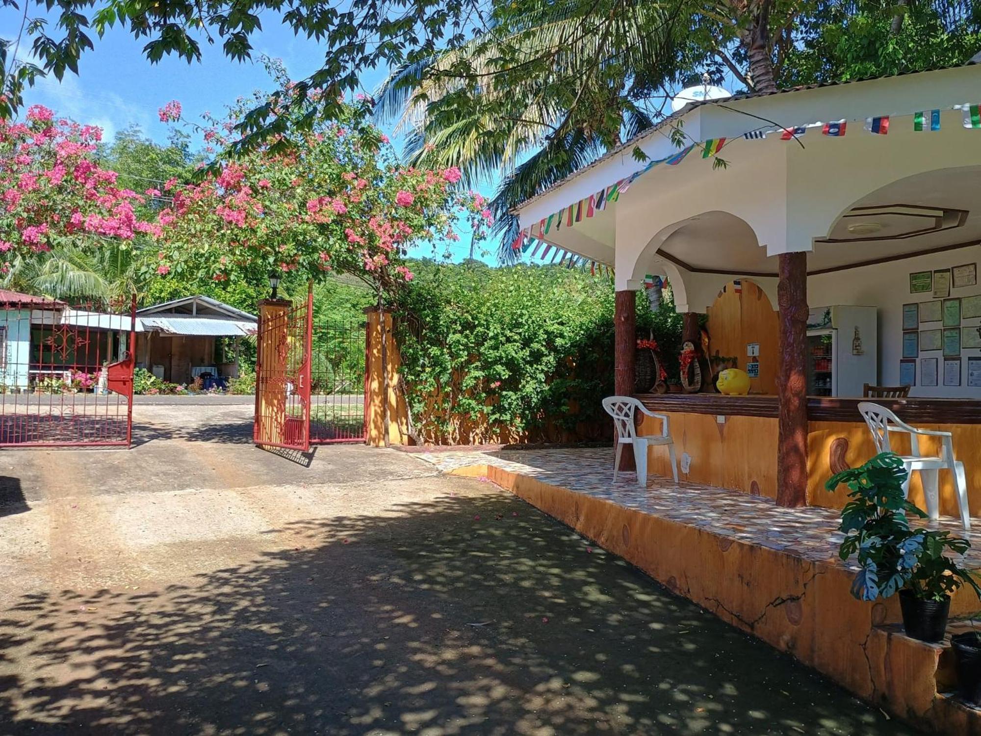 E&N Paradise Island Resort Siquijor Esterno foto
